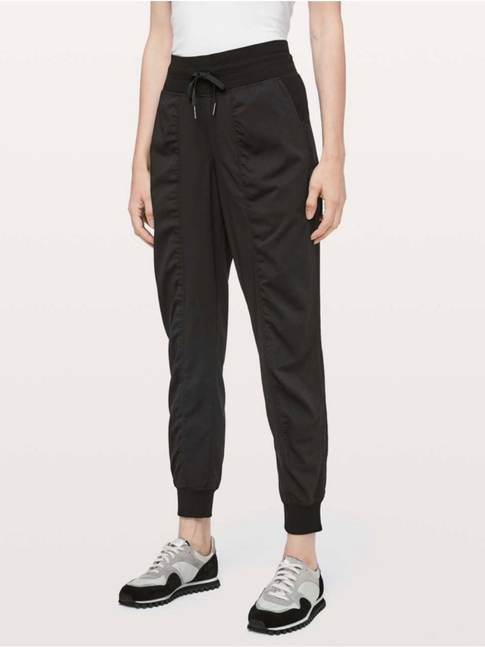 Lululemon Dance Studio Mid-Rise Jogger
Full Length Black Sz 2